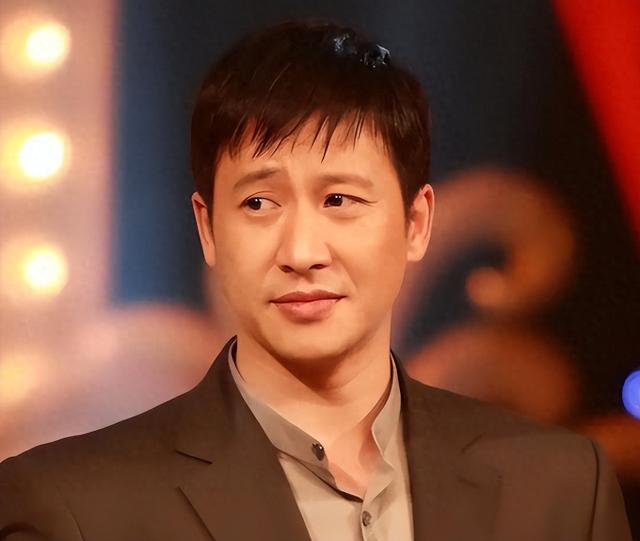 原来他们是夫妻！从戏红人不红到帝王威严，他娶了“北京张曼玉”