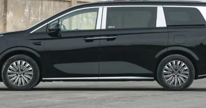 5145mm+7座+4.9L油耗，这台MPV，正在把SUV逼到角落