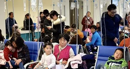 吊瓶森林消失？多地医院关停门诊输液，这个时代真的一去不返了！