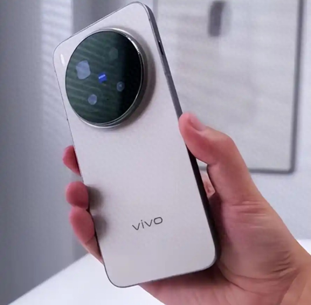 vivo X500标准版曝光，和Pro版差距究竟有多大？