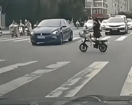 珠峰的天：人得自私贪婪到何种程度，才会干