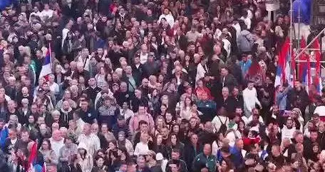 武契奇承认败选：从总统到总理梦碎，一场被高估的声望赌局