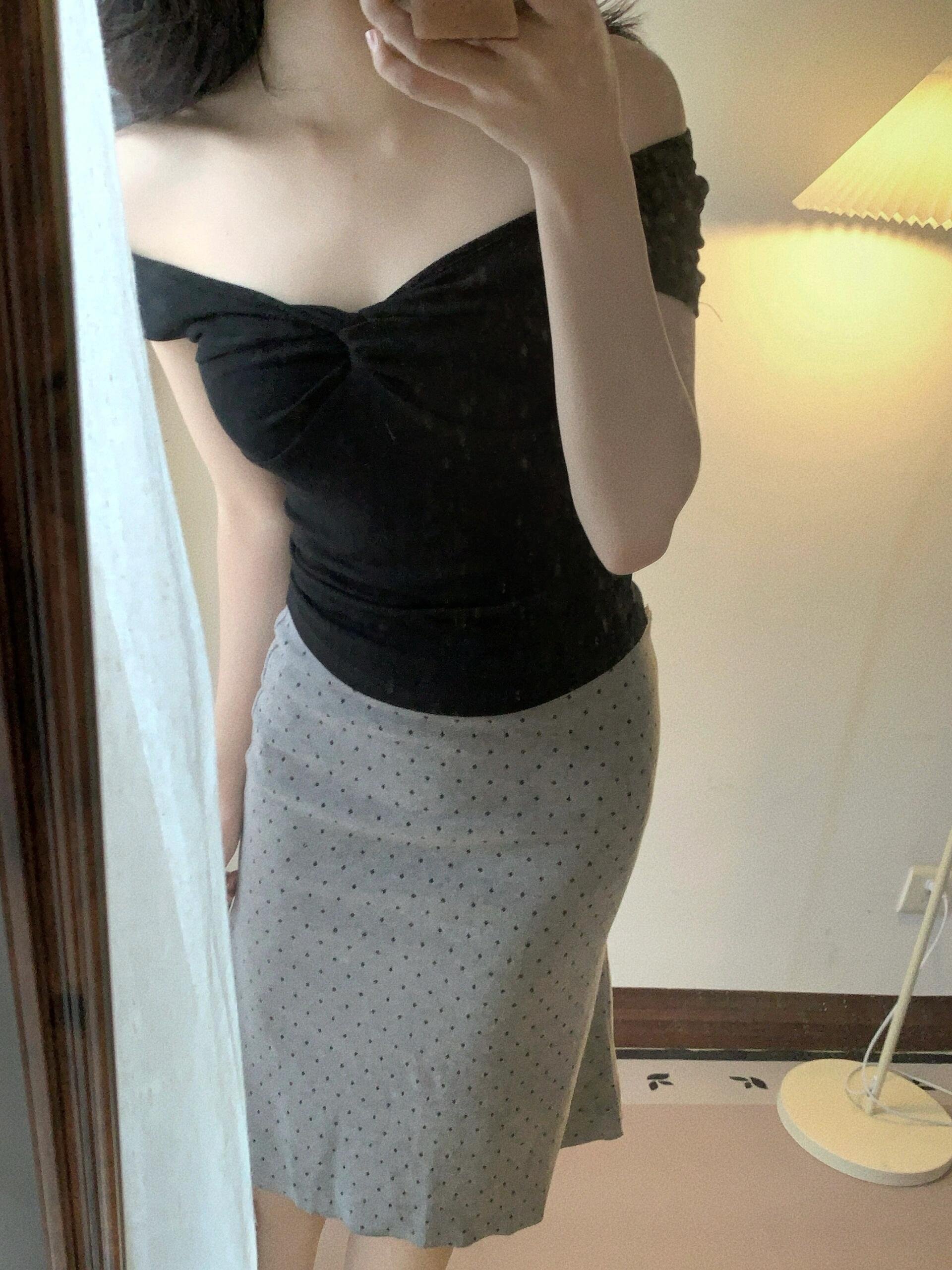 美式辣妹黑色褶皱v领一字领短袖t恤女夏季