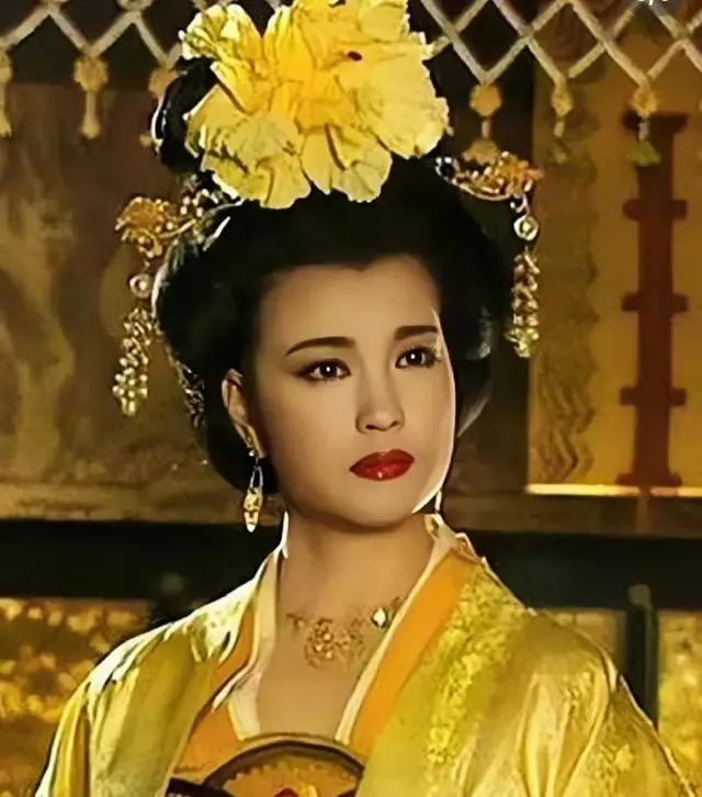 她一出手，内娱奶奶圈直接封神！