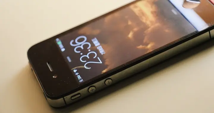 真相：15年后iPhone4供不应求的背后，是一代人的疲惫