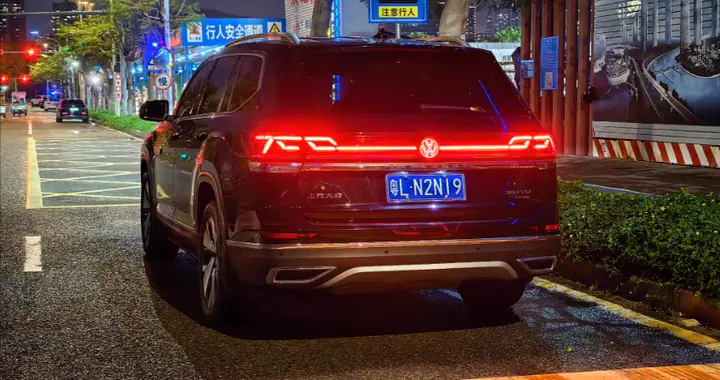 为什么有人敢只买交强险就上路？不是胆大，是算不清这笔账