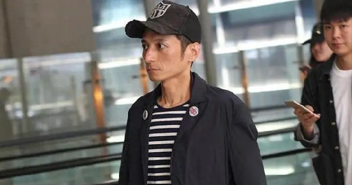 从主持人到"精神病"，49岁李维嘉未婚无子，一个恶习让人难以接受