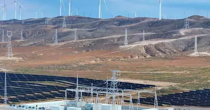西方唱衰新能源的预言落空：我们把千米地层，改造成跨季