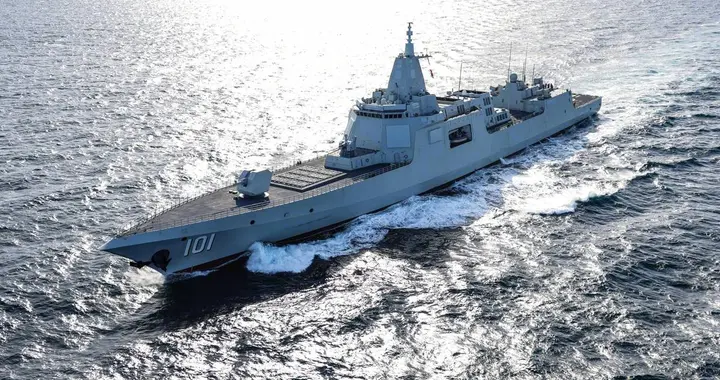 美专家预警：中国万吨“巨兽”已下水，美军面临30年来最严峻挑战