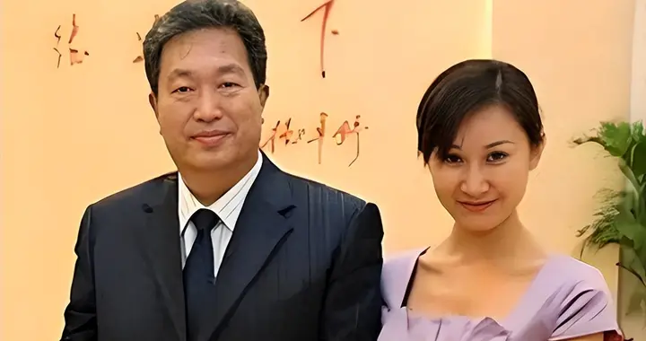 出门12名女秘书陪伴，非法敛财100亿，昔日河北首富锒铛入狱记