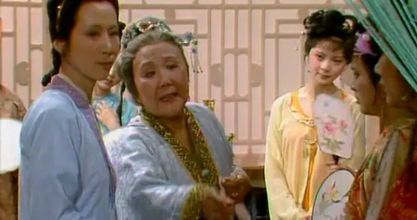 探春为什么要赶走宝钗？