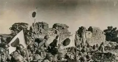 1937年幕府山5.7万人被草绳串杀，6年后它撞上74军：血债血偿