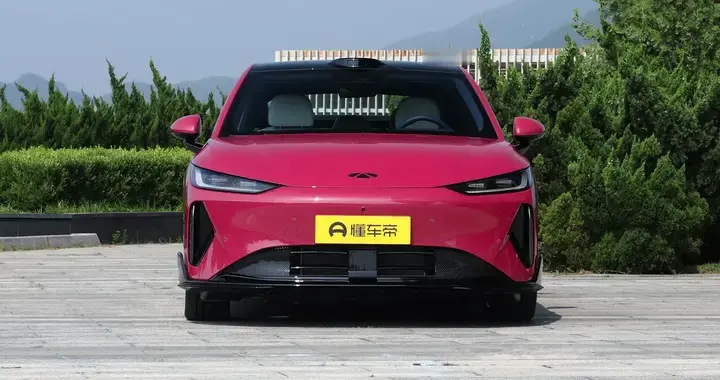 全家暑假新选择，探店奇瑞风云A9，10.99万起纯电轿跑，物所超值