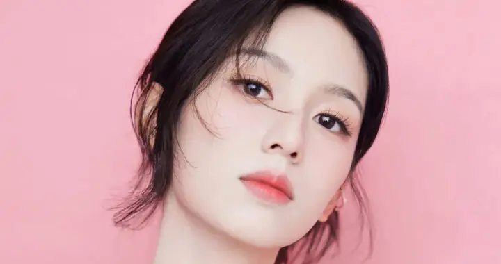 周也，粉色馥郁香气