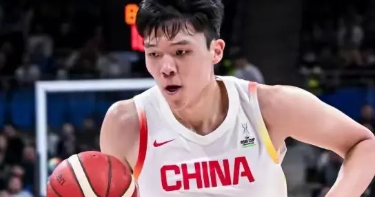 中国男篮对阵澳大利亚，首发5人基本浮出水面，郭士强拒绝两连败