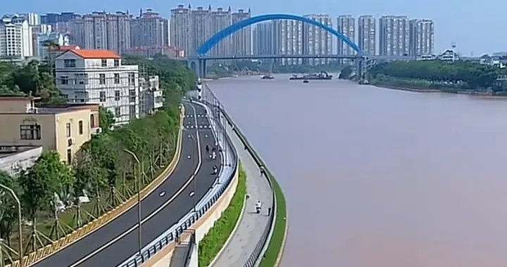 与DeepSeek论钦州城镇化率
