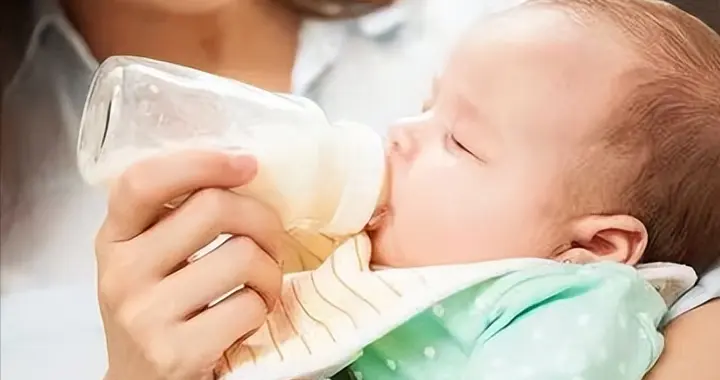 喂奶比生孩子还痛！为什么医生还在劝我母乳？