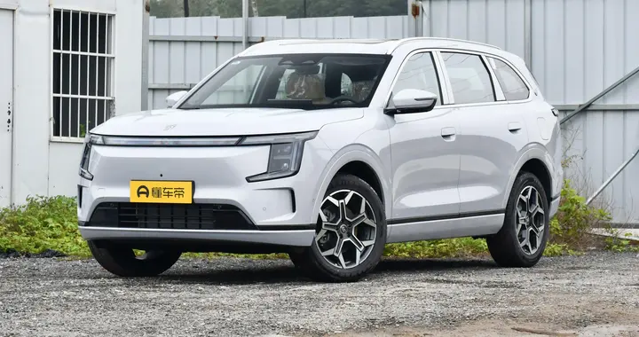 “旅行小房车”捷途山海L7 PLUS：七座SUV，带电磁悬挂，家用不错