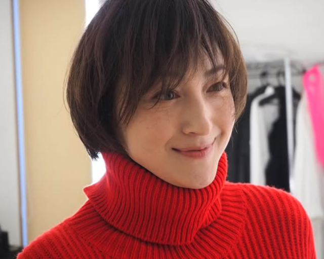 广末凉子住家遭强制搜查，车祸前诡异行为吓坏路人，被捕疑有隐情