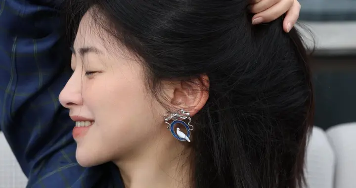 朱珠阿姨笑起来好有韵味，这小酒窝把人迷醉了