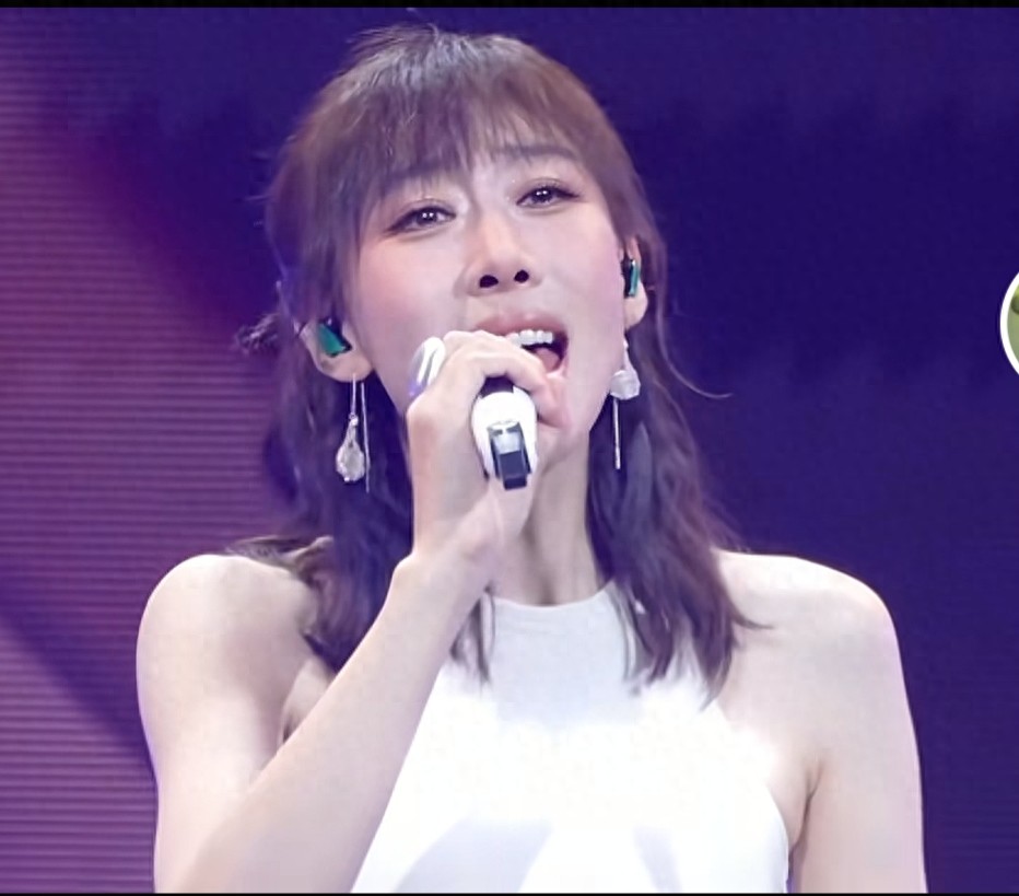 任素汐演唱会好评如潮，三个亮点惊喜出圈，谢娜羡慕哭了