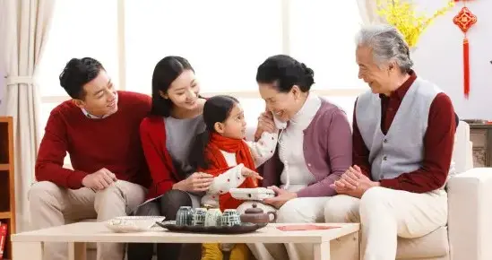 老公为一张旧照片逼离婚，背后真相让我痛哭：20年婚姻竟是个局