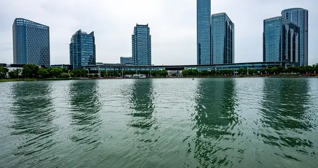 苏州房价跌出花！业主哭晕刚需笑疯，置换竟省出一辆豪车