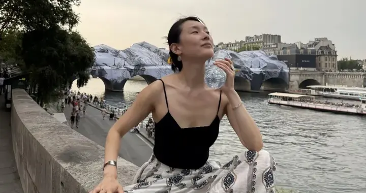 39岁女星汪飏旅居法国，高温难耐直言热到撤退，曾在餐厅洗碗谋生