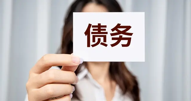 债务危机逼出她的秘密欲望，竟引发震惊全场的情欲冲突！