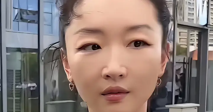 "背刺"马思纯、和曾志伟传绯闻，三金影后周冬雨，终是自讨苦吃