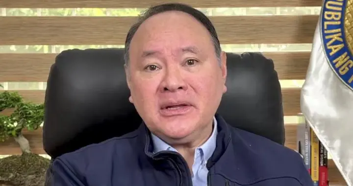 菲防长公开警告：拖走非法“坐滩”军舰，将构成“战争行为”