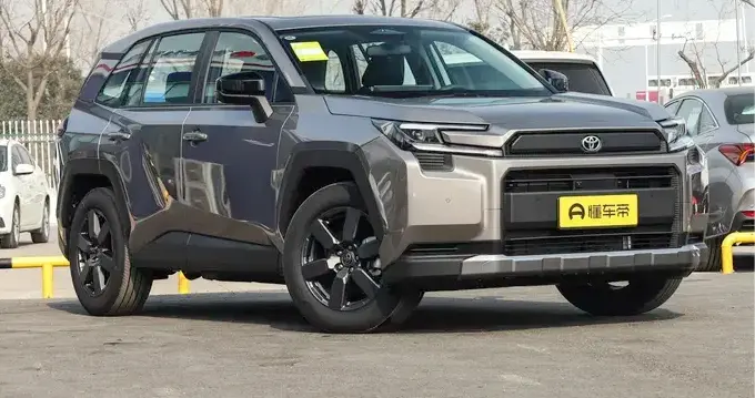油价再涨也不怕！这款丰田SUV省油还耐用，家用靠谱，值得一看