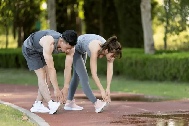 医生反复提醒：在夏天，这个时间运动最损伤心脏，早知道早受益！