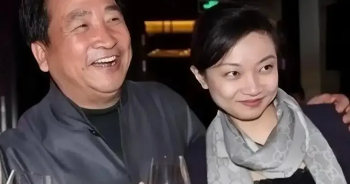 75岁姜昆最大的遗憾：女儿46岁仍旧没有结婚，养子倒成了他的骄傲