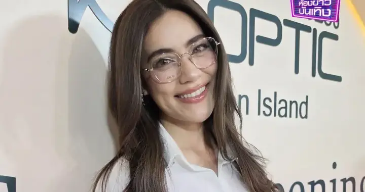 Kimberley讲述被Lisa亲腰瞬间，谈及NY婚礼争议希望大家关注幸福