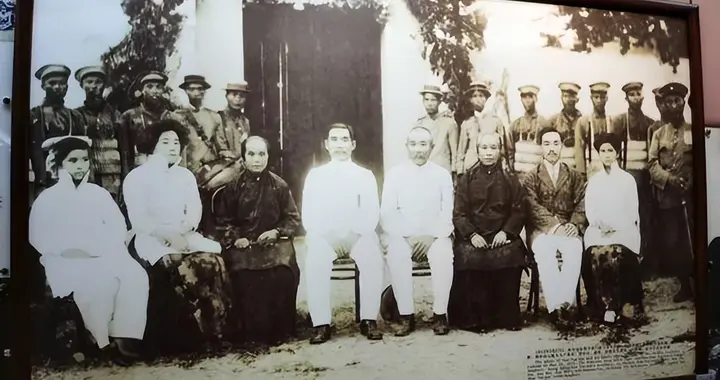 孙中山的原配妻子有多美？这几张照片告诉你，卢慕贞的真实样貌