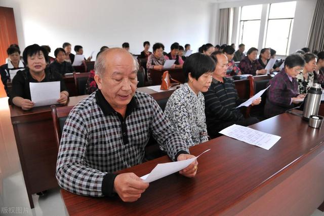 乡镇政府编外人员的规模差异及其解释