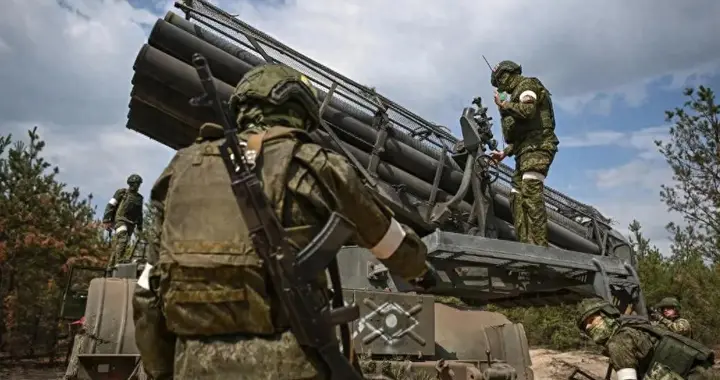 无人机狂轰乌境！俄军专砸命脉，中东锁死美国，泽连斯基陷入死局