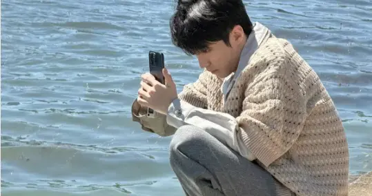 王俊凯以制作人身份推新歌，这次他藏在了旋律背后