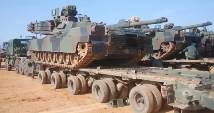 台军大规模演练M1A2艾布拉姆斯主战坦克！
