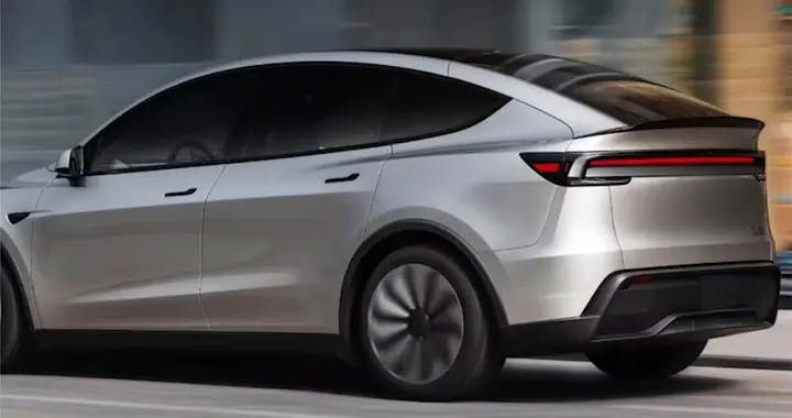 中国卖了一年的特斯拉Model Y L终在美国上市 买车就送FSD一年使用权