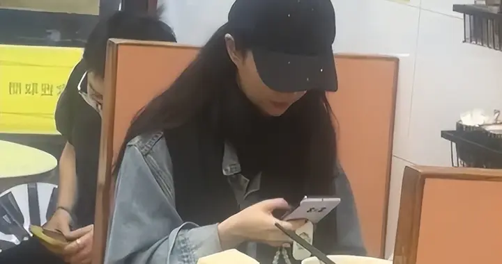 人前光鲜人后心酸，38岁未婚未育的刘亦菲近况曝光，让人不敢认