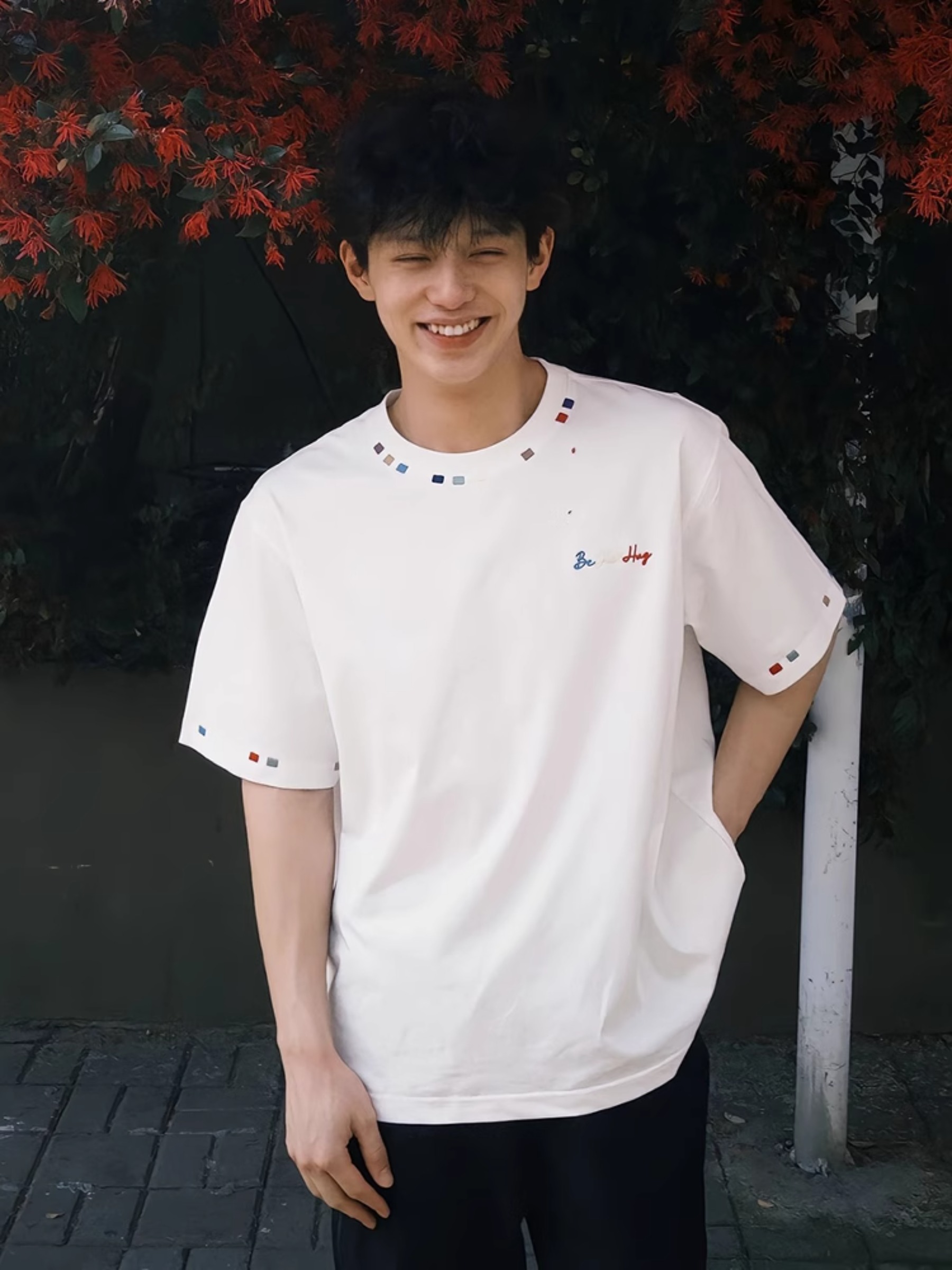 白色彩虹刺绣重磅短袖男夏季高级感小领口半