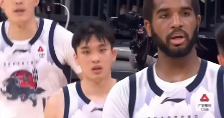 关键战拿下！山东男篮103-95击败深圳，将帅四人功不可没