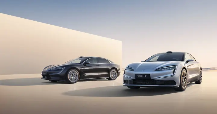 史诗级突破：中国首台水平对置发动机！仰望U7 PHEV超越保时捷