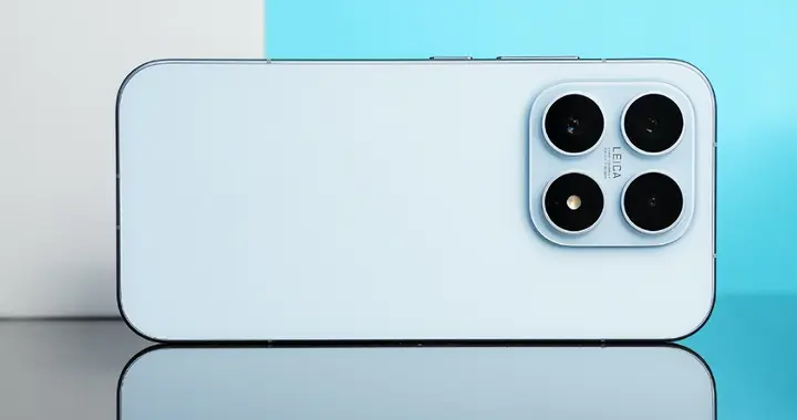 国产小屏之王，400万跑分+7000mAh+徕卡三主摄，降至3699元