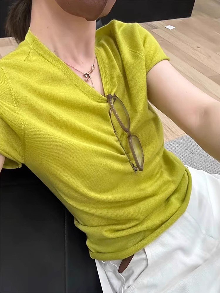 设计感绿色冰丝针织短袖正肩t恤女夏季独特