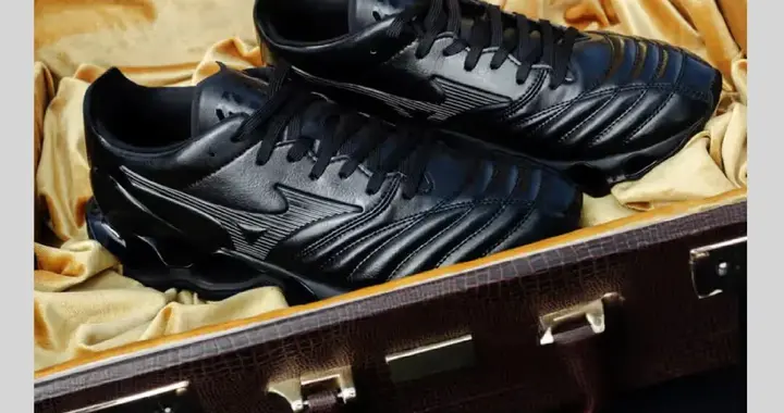 期待已久的世界杯年，足球风格鞋款献上 丨《每周冷门球鞋大赏》