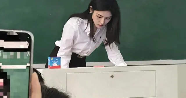 “最美老师”爆火后这样回应，网友：难怪她能被看见！