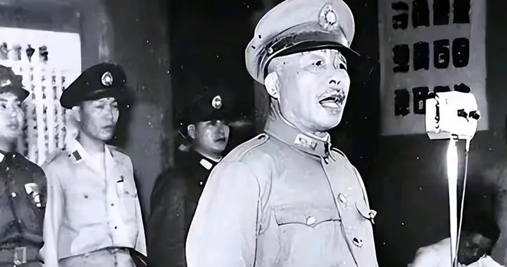 1947年，汤恩伯兵败被撤职，出卖恩师陈仪后，蒋介石：继续复用！